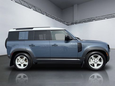 Used 2023 Land Rover Defender 110 SE AWD/4WD image 3