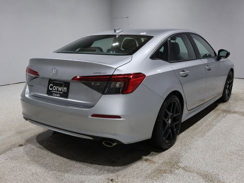 Used 2024 Honda Civic Sport image 3