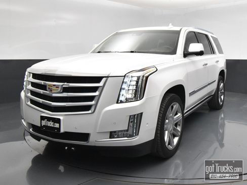 Used 2020 Cadillac Escalade Premium Luxury AWD/4WD image 48