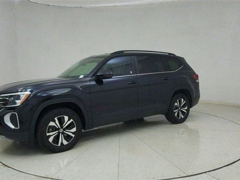 Used 2025 Volkswagen Atlas SE image 68