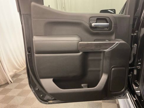 Used 2022 Chevrolet Silverado 1500 LTZ w/ LTZ Premium Package AWD/4WD image 9