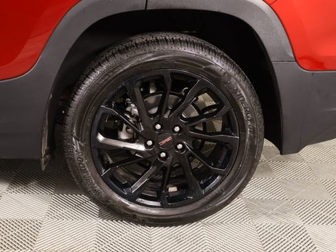 Used 2024 GMC Terrain SLE w/ Driver Convenience Package image 18