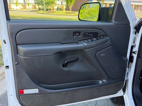 Used 2005 Chevrolet Silverado 3500 LT w/ Heavy-Duty Power Package AWD/4WD image 15