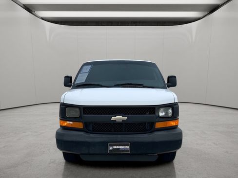 Used 2016 Chevrolet Express 2500 RWD image 11