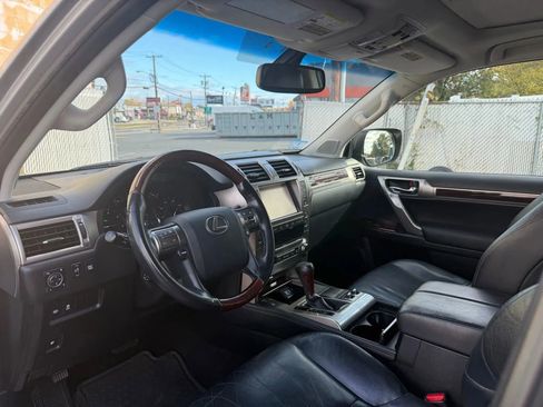 Used 2015 Lexus GX 460 image 10