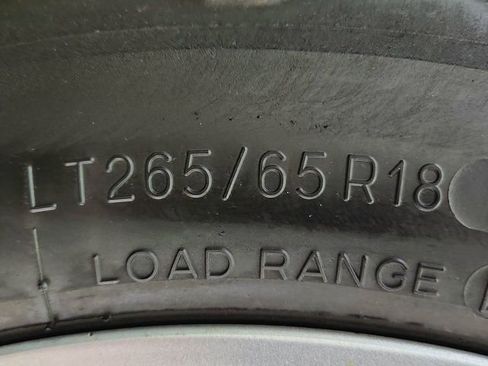 Used 2021 Chevrolet Silverado 1500 LT AWD/4WD image 28