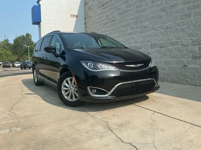 Used 2017 Chrysler Pacifica Touring-L