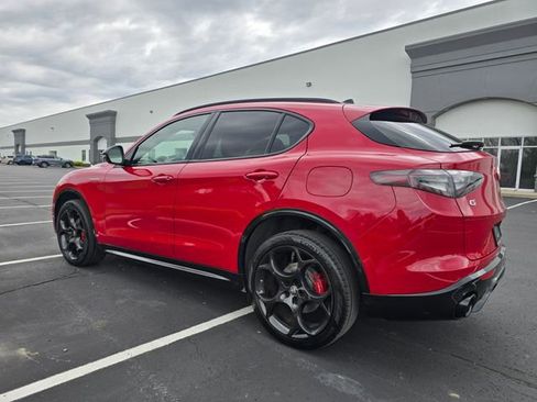 Used 2024 Alfa Romeo Stelvio Veloce AWD/4WD image 9