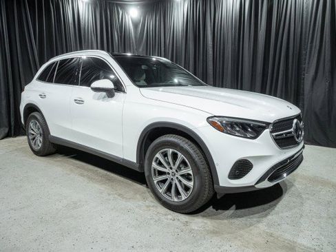 Certified 2026 Mercedes-Benz GLC 300 image 3