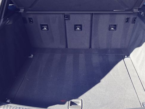 Certified 2024 Porsche Macan image 23