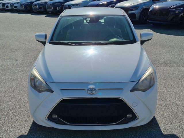 Used 2019 Toyota Yaris LE FWD image 2