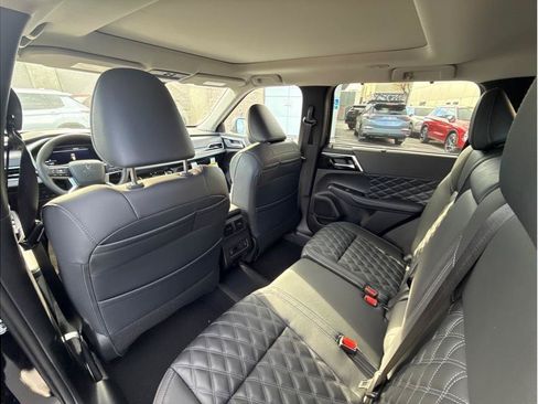 New 2025 Mitsubishi Outlander 4WD Plug-In Hybrid image 14