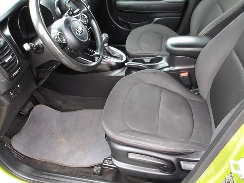 Used 2015 Kia Soul FWD image 5