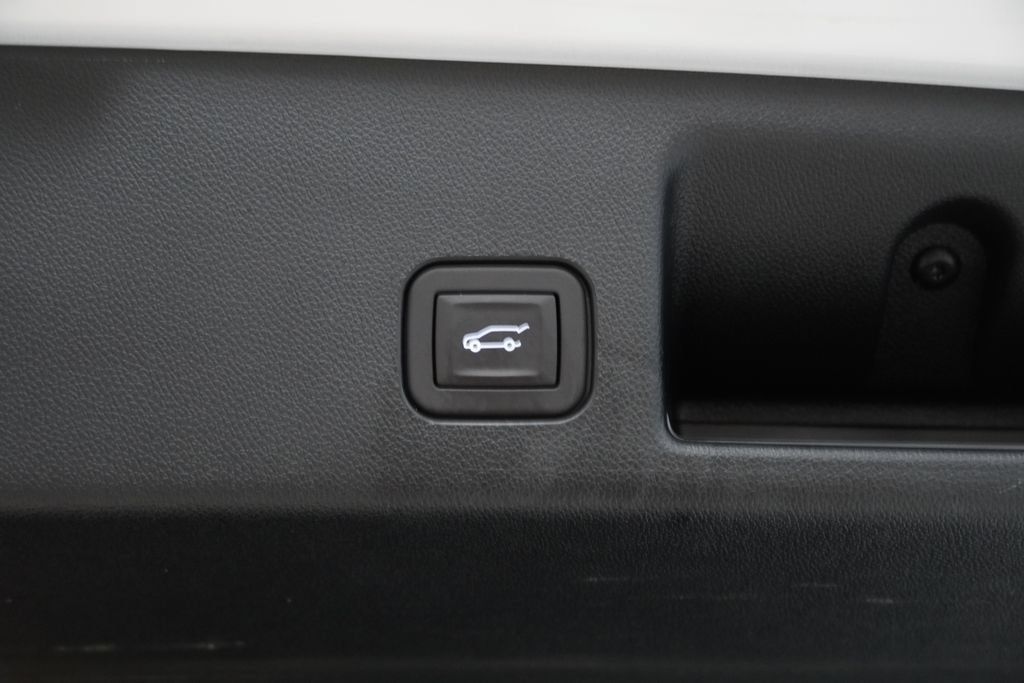 Used 2024 Chevrolet Equinox EV RS AWD/4WD image 11