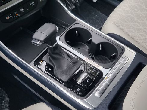 New 2026 Kia Carnival EX image 17