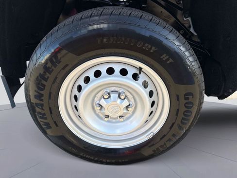 Used 2025 Toyota Tacoma SR image 11