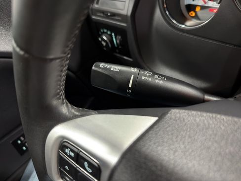 Used 2012 Dodge Challenger R/T RWD image 25