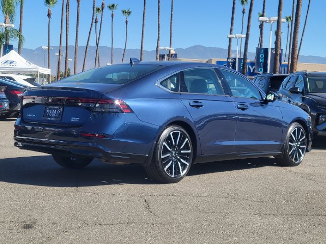 Used 2025 Honda Accord Touring image 3