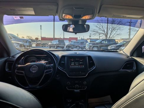 Used 2021 Jeep Cherokee Latitude Plus image 13