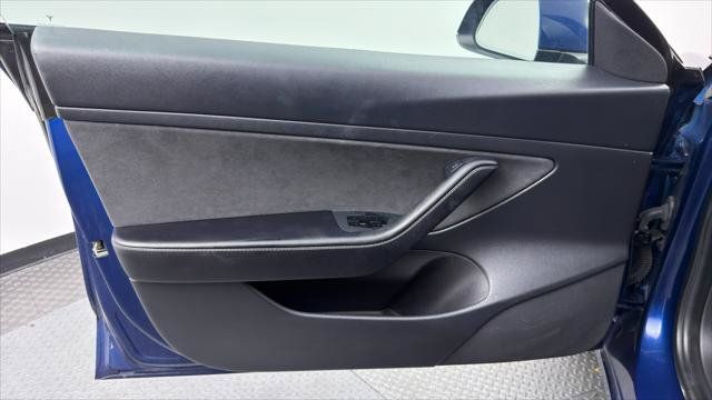 Used 2021 Tesla Model 3 Standard Range Plus RWD image 12