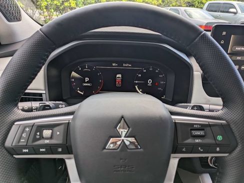 New 2026 Mitsubishi Outlander SE FWD image 25