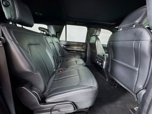 Used 2020 Ford Expedition Max Limited image 32