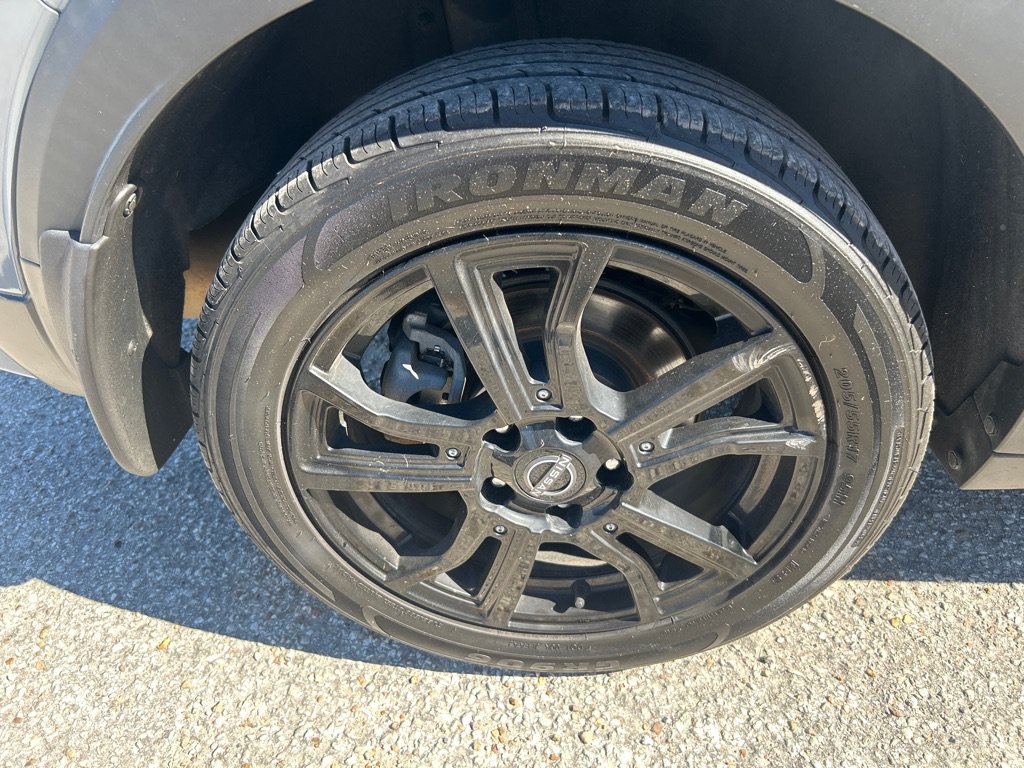 Used 2023 Nissan Kicks SR FWD image 20