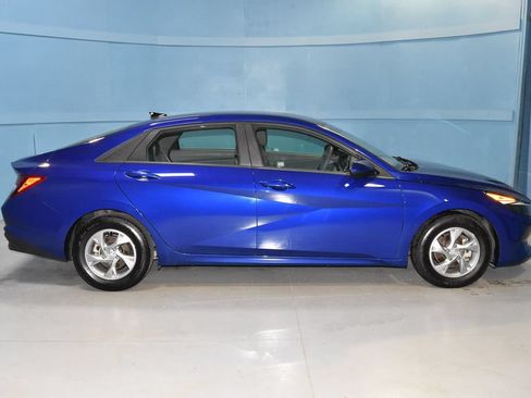 Used 2021 Hyundai Elantra SE FWD image 20