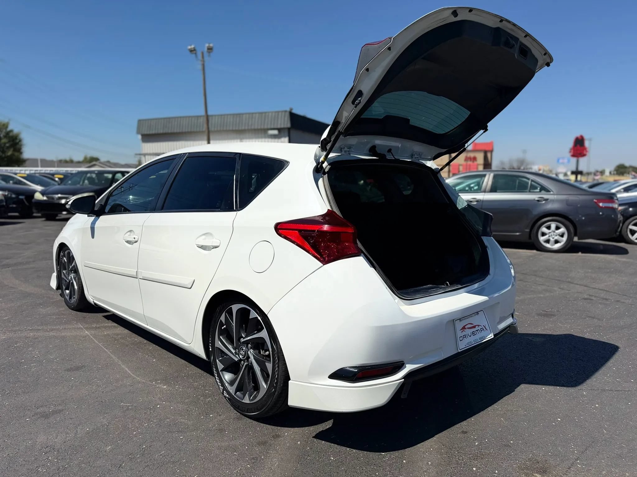 Used 2017 Toyota Corolla iM w/ Carpet Mat Package FWD image 27