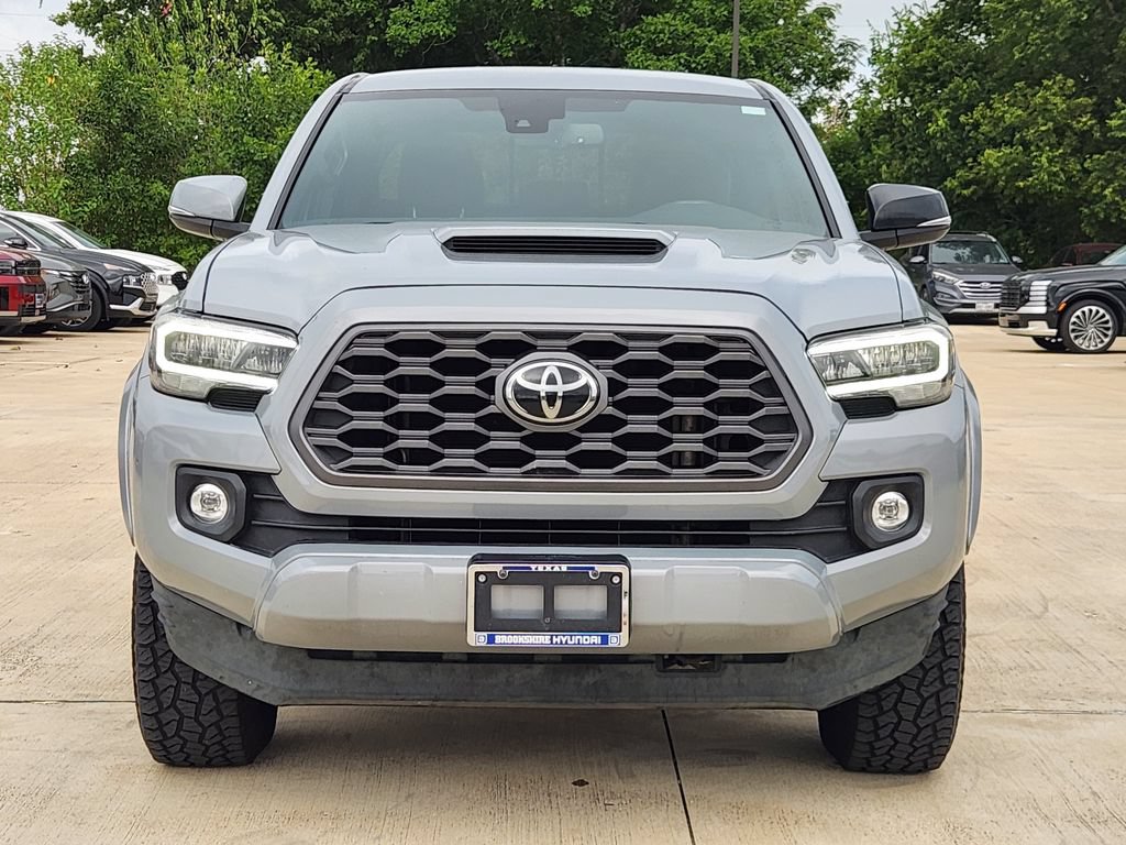 Used 2021 Toyota Tacoma TRD Sport w/ Technology Package RWD image 2