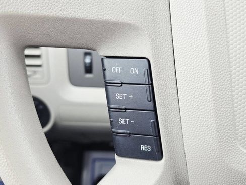 Used 2010 Ford Escape XLS image 21
