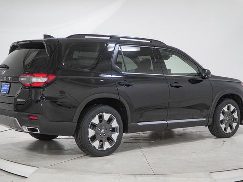New 2026 Honda Pilot Touring image 13