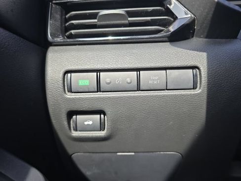 Used 2025 Nissan Sentra SV FWD image 10