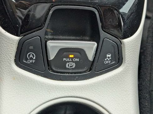 Used 2018 Jeep Compass Limited w/ Navigation Group AWD/4WD image 23