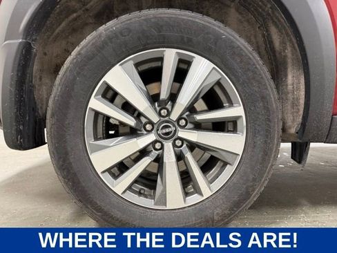 Used 2025 Nissan Pathfinder SL AWD/4WD image 24