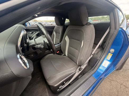 Used 2017 Chevrolet Camaro LT RWD image 16