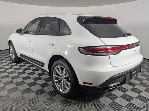 Certified 2022 Porsche Macan AWD/4WD image 3