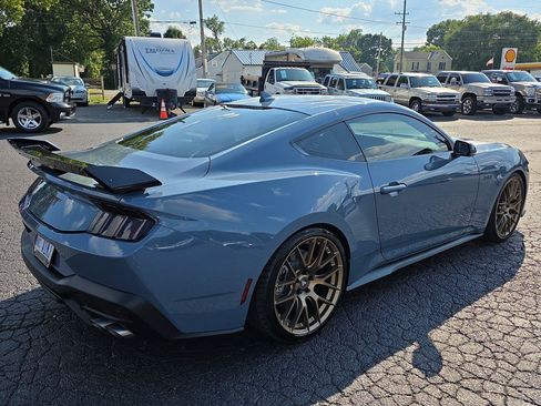 Used 2025 Ford Mustang GT Premium RWD image 2