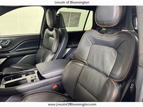 Certified 2025 Lincoln Aviator Black Label image 22