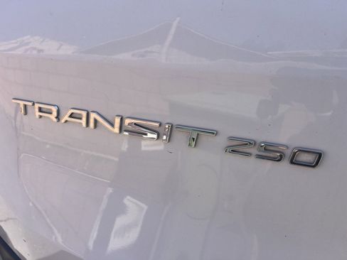 Used 2019 Ford Transit 250 148 Medium Roof RWD image 9