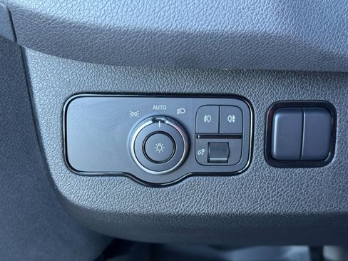 Used 2023 Mercedes-Benz Sprinter 2500 image 18