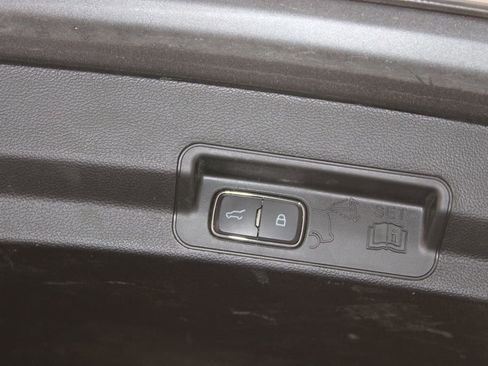 Used 2023 Ford Explorer XLT w/ Equipment Group 202A RWD image 14
