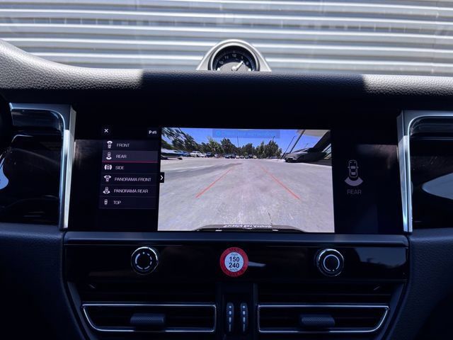 Certified 2026 Porsche Macan AWD/4WD image 19