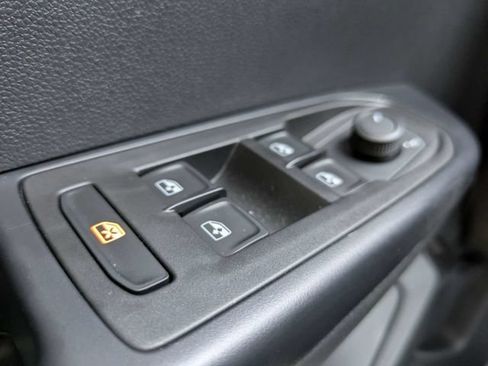 Certified 2024 Volkswagen Taos S FWD image 23