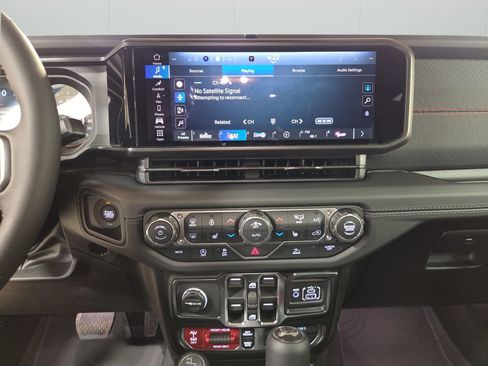 New 2026 Jeep Wrangler Unlimited Rubicon AWD/4WD image 20