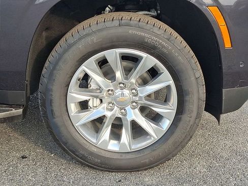 New 2026 Chevrolet Suburban Premier image 6