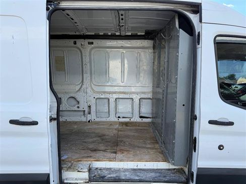 Used 2018 Ford Transit 250 148 Medium Roof RWD image 18