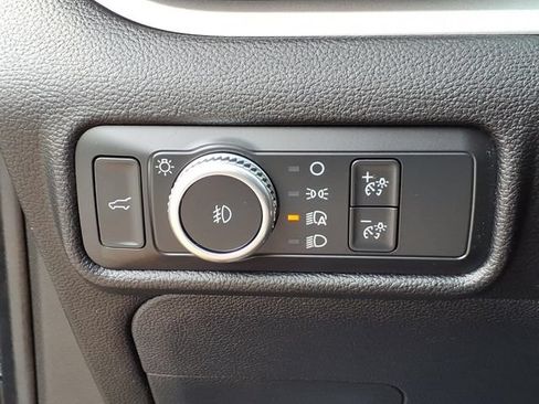 Used 2021 Ford Explorer XLT w/ Equipment Group 202A AWD/4WD image 19