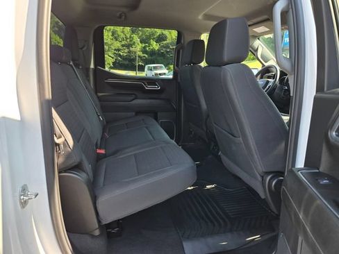 Used 2025 Chevrolet Silverado 1500 LT AWD/4WD image 20