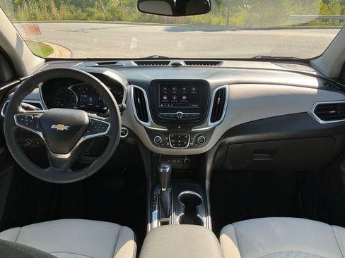 Used 2021 Chevrolet Equinox LT FWD image 21